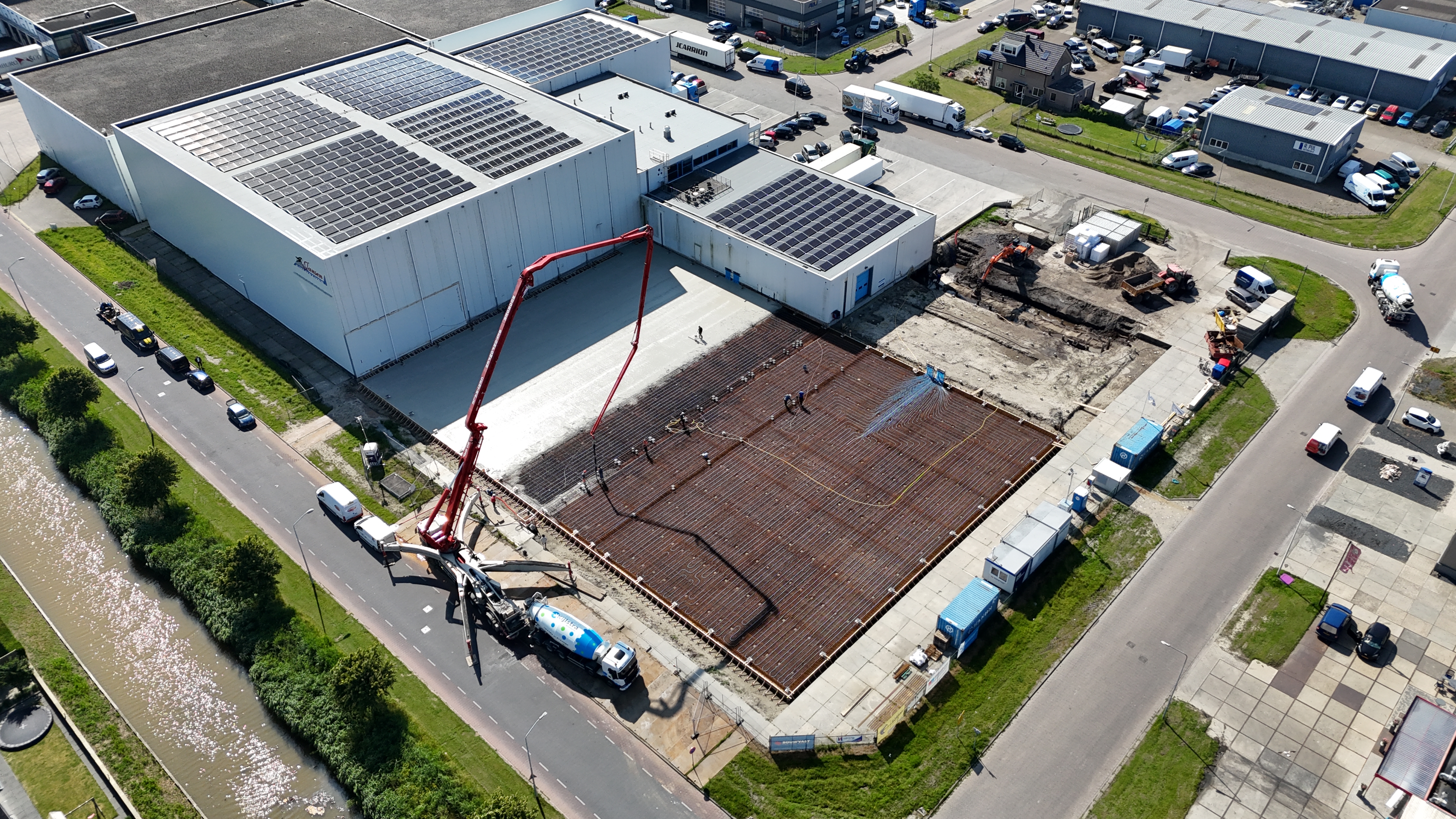 Bouwproject bedrijfspand monitoring door drone flightmedia