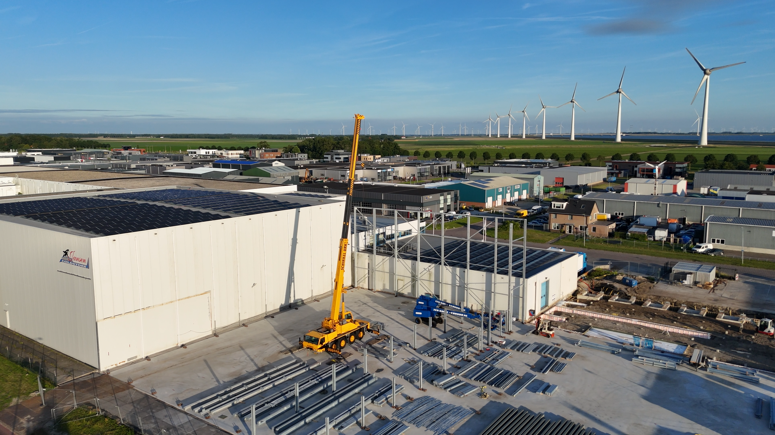 dronebeelden gemaakt door flightmedia van de nieubouw coldstore Jansen Transport